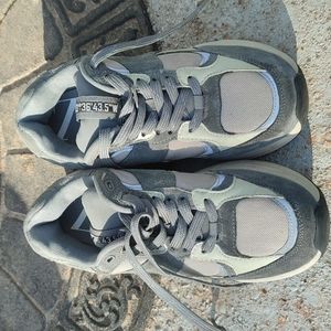 Zara women sneakers size 7 US